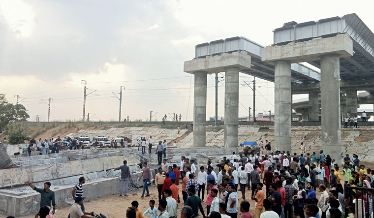 Gujarat: At least 1 dead as portion of under-construction bridge collapses - Vimarsana News